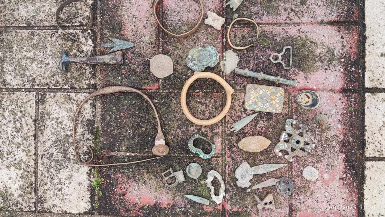 Εξαρθρώθηκαν τρεις σπείρες αρχαιοκάπηλων